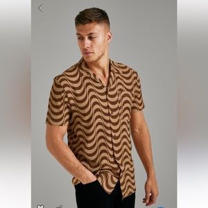 Short Sleeve Revere Wavy Textured Resort Shirt